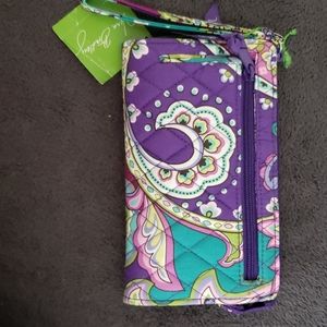 Front zip wristlet